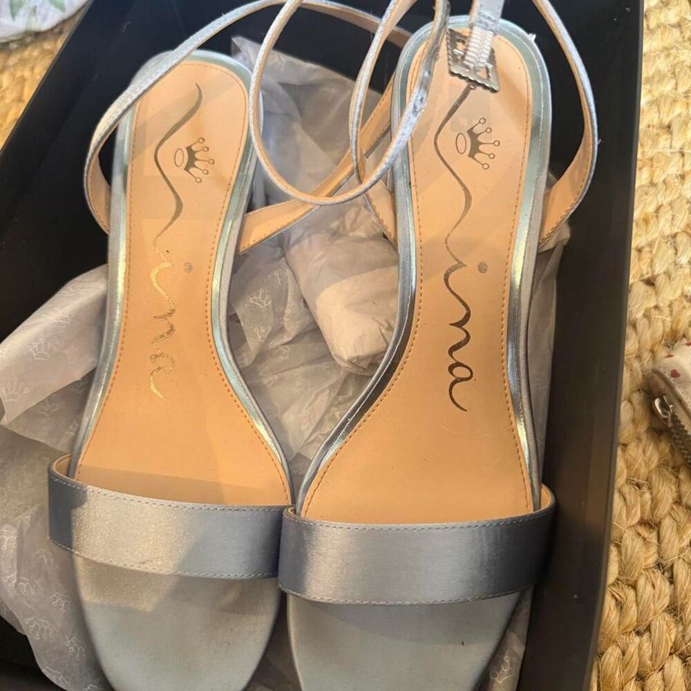 Nina Women's Silver and Blue Sandals